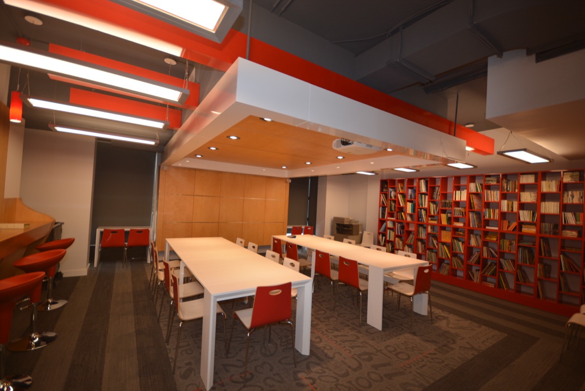 Alex Manoogian Library